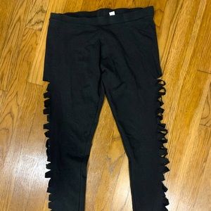 Side slash open black yoga leggings!